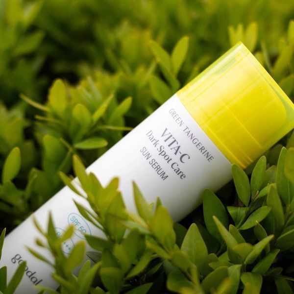 Goodal Green Tangerine Vita C Dark Spot Care Sun Serum SPF50+ Сонцезахисна сироватка проти пігментації з вітаміном C, 50мл 1579 фото