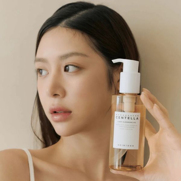 Skin 1004 Madagascar Centella Light Cleansing Oil Легка очищуюча олія з екстрактом центелли азіатської, 200мл 2043 фото