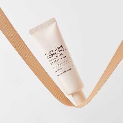Derma Factory Daily Tone Correcting Sun Cream SPF50+ PA++++ Коригуючий сонцезахисний крем, 50г 2588 фото